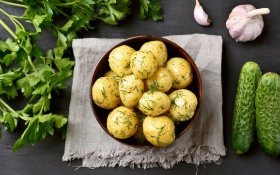 Garlicky Dill Potatoes